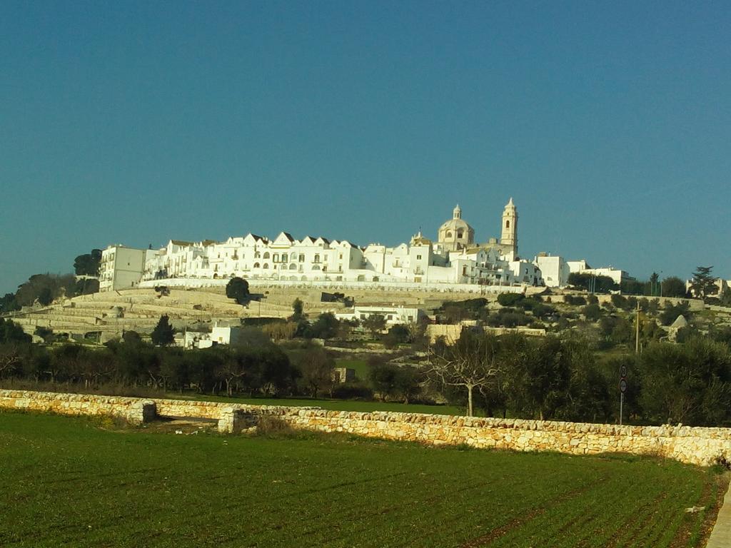 Dimora Antonianna In Valle D'Itria Locorotondo Ruang foto